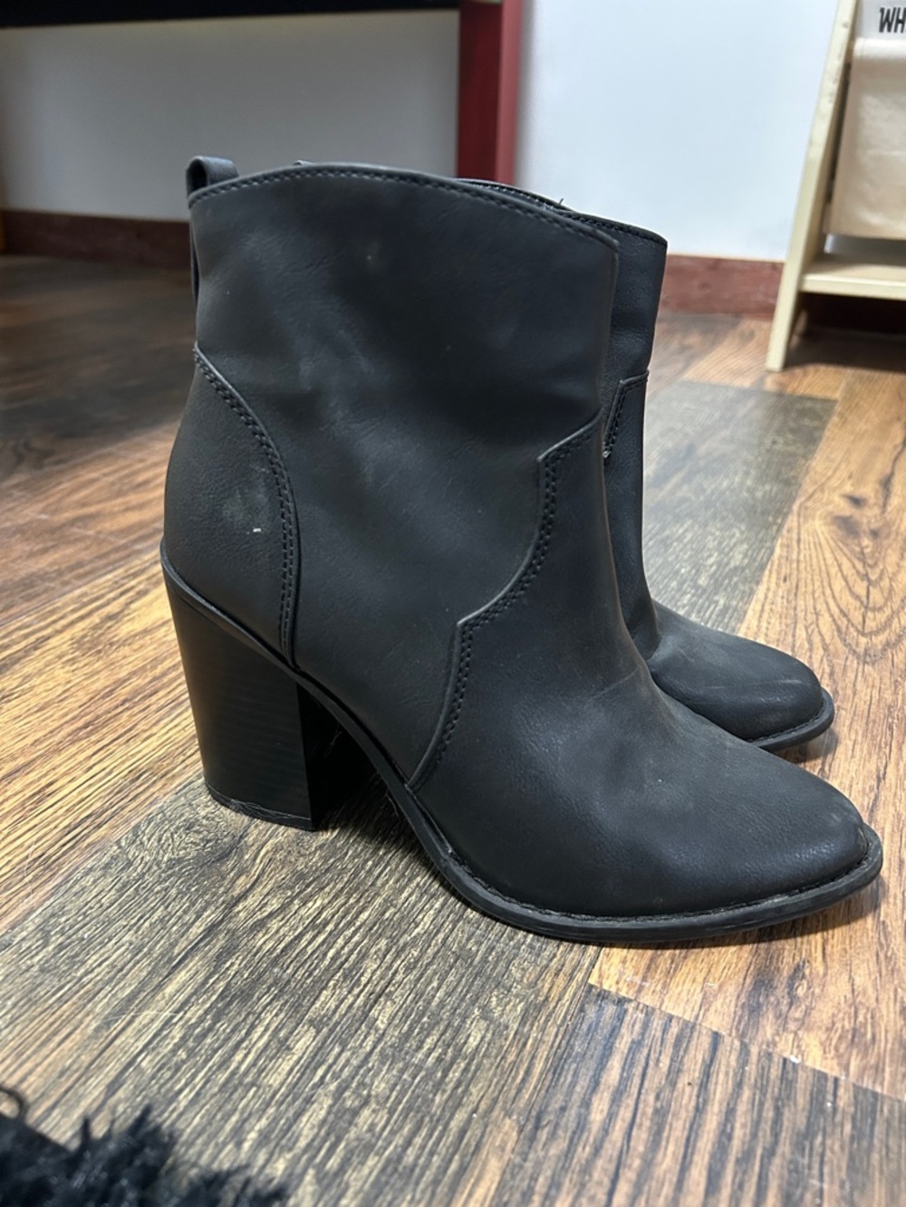 Express Black Women's Heeled Ankle Booties
